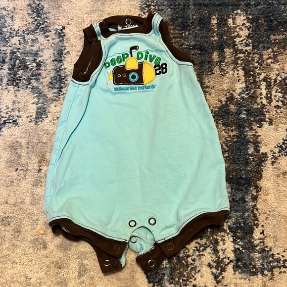 Newborn romper lot (B-5) - Picture 10 of 11